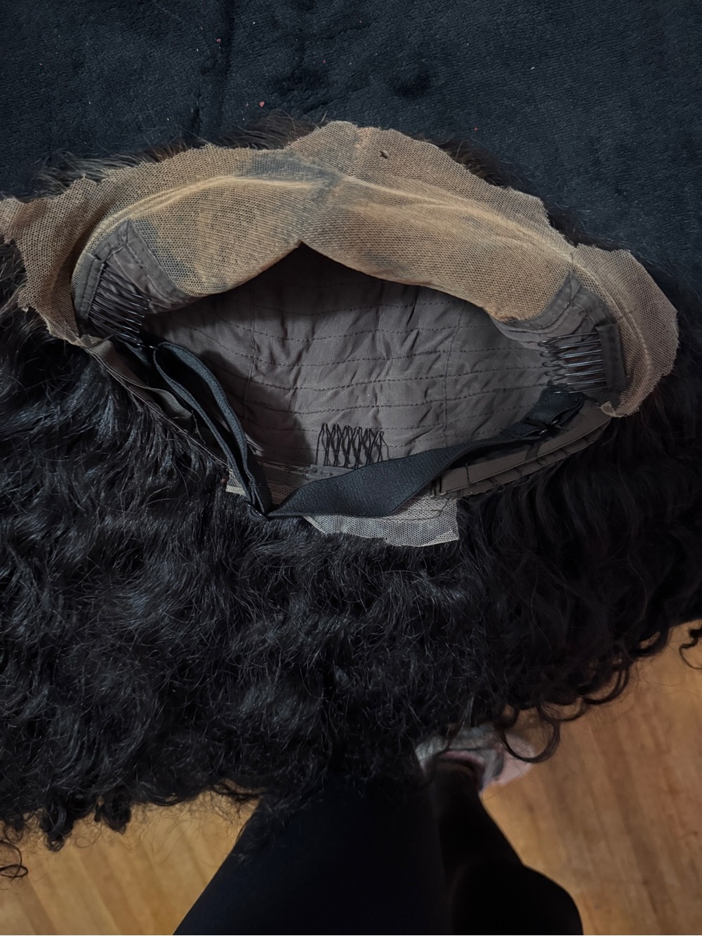Curly wig - Picture 4 of 4